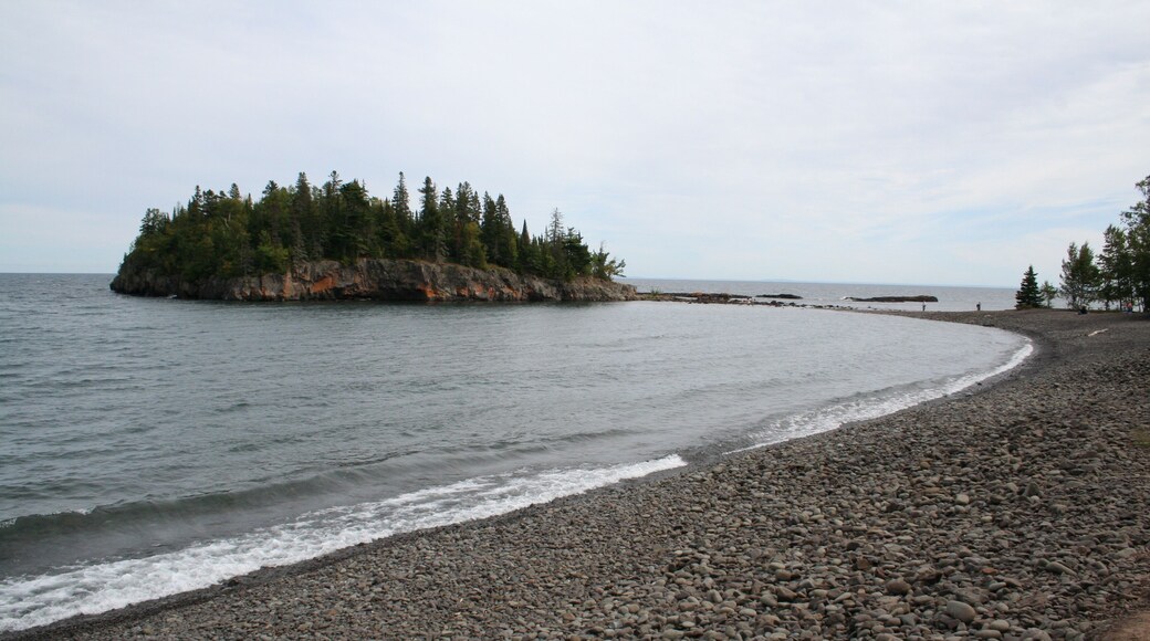 0_North_Shore_Lake_Superior__MN_(2)