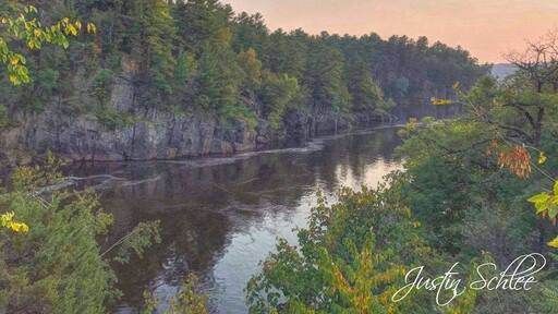 We were about to leave the park, and decided we would check out the Minnesota side of the park quick. Turned out to be a great decision!