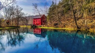 This spring water is crystal clear and blue for as far down as you can see. The green moss/algae that grows along the spring gives it an even more crisp color range. The old red mill is also an added bonus! There are some great hiking trails along at this park as well as camping and a launch area for floating the North Fork river. #Nature
#Trovember