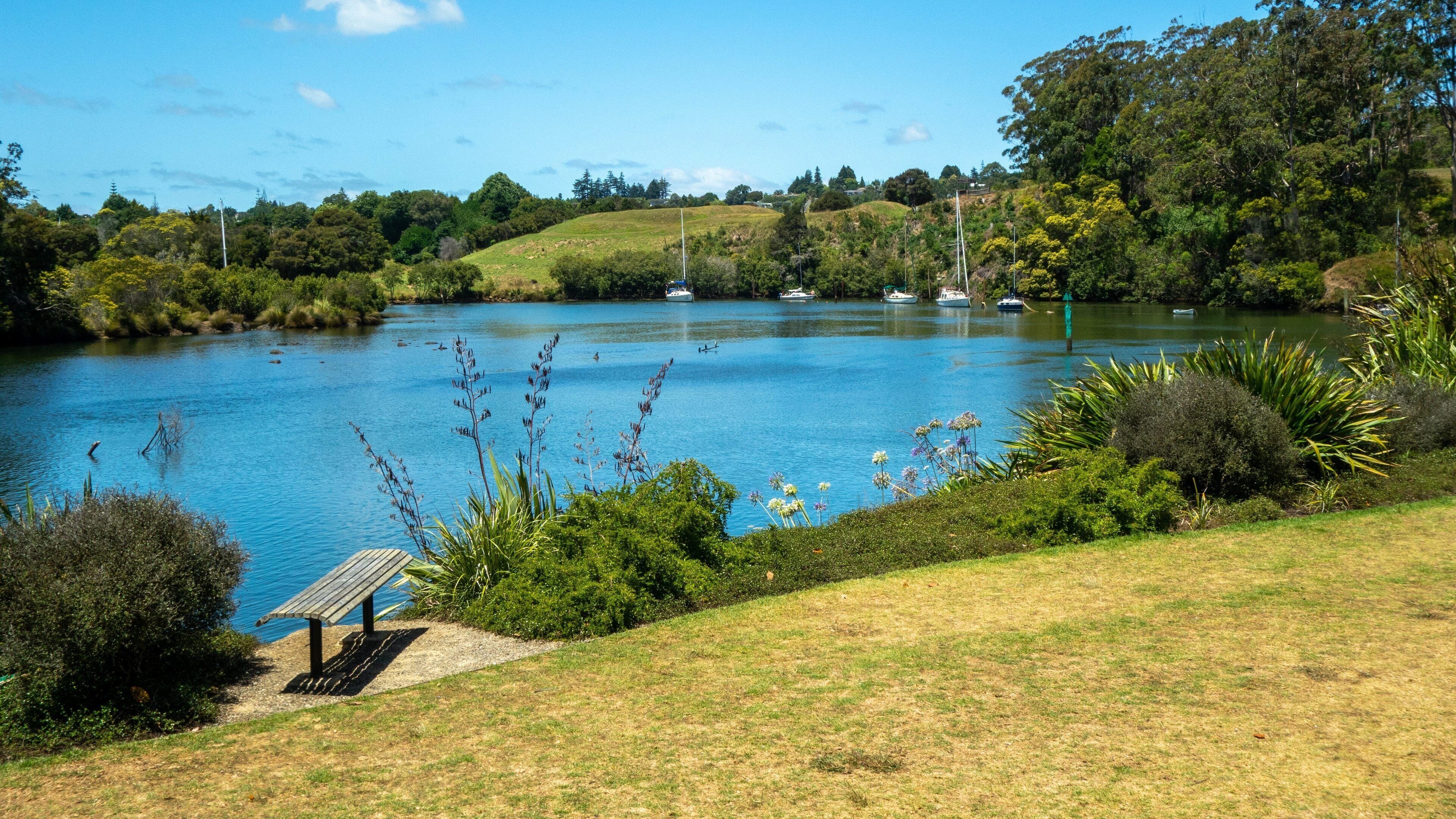 Kerikeri showing a park and a lake or waterhole