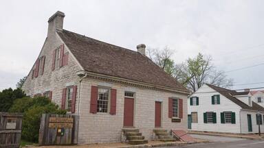 Great French town with historical significance.