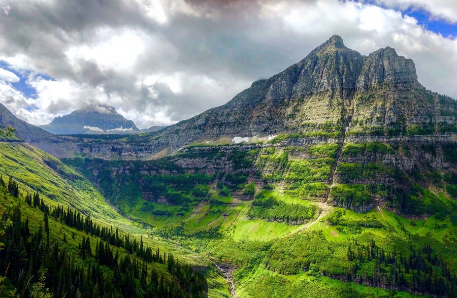 Take the Going-to-the-sun road and look! Terrific!!! 🇺🇸