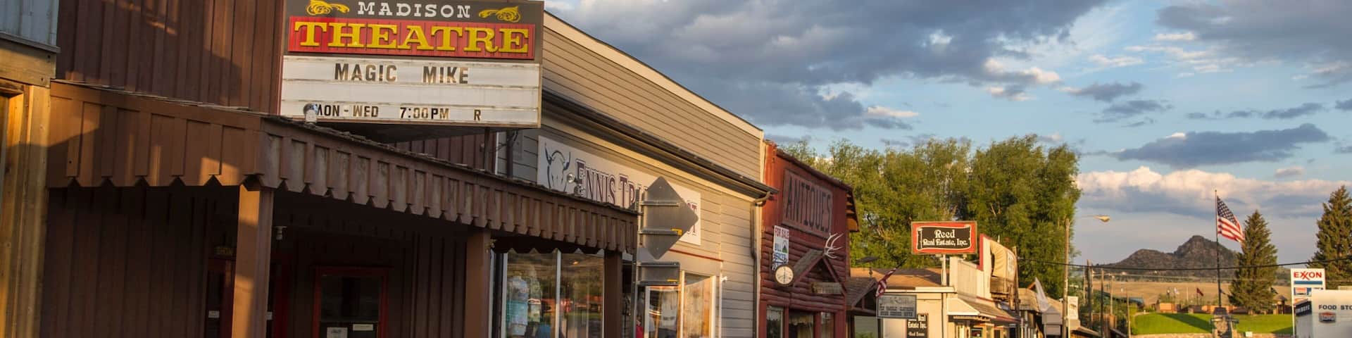 エニス フィーチャー ストリート シーン