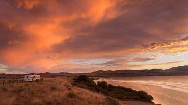 Ennis featuring landscape views, tranquil scenes and a lake or waterhole