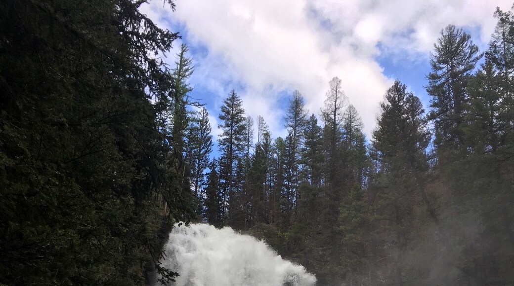 Moderate difficulty on hike beautiful waterfall.
Easy to drive to from Seeley!