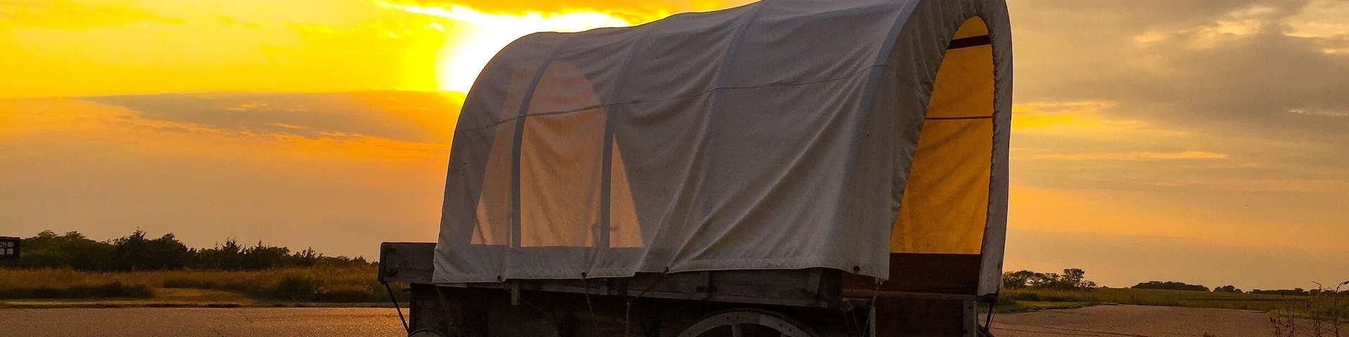 Very interesting state park in Nebraska. At Rock Creek Station you can see the wagon ruts, learn about the Oregon Trail and see some beautiful sunsets.