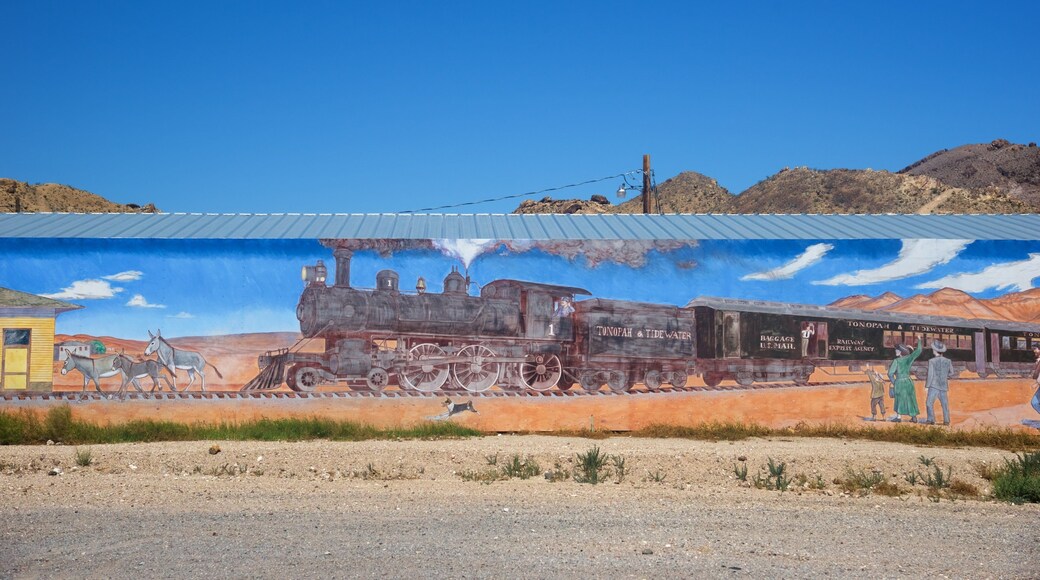 Beatty som inkluderer rolig landskap og utendørs kunst