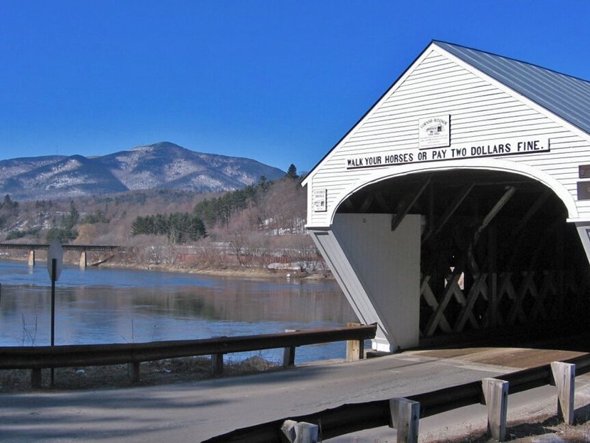 One of the prettiest covered bridges in New England, Cornish-Windsor spans the Connecticut River between Vermont and New Hampshire. #snow