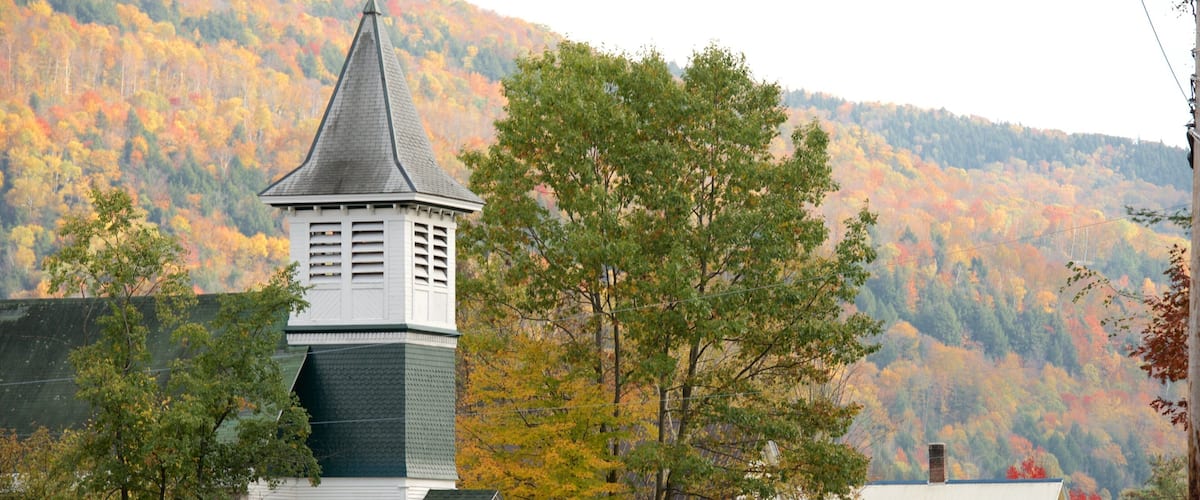 North Woodstock featuring a house