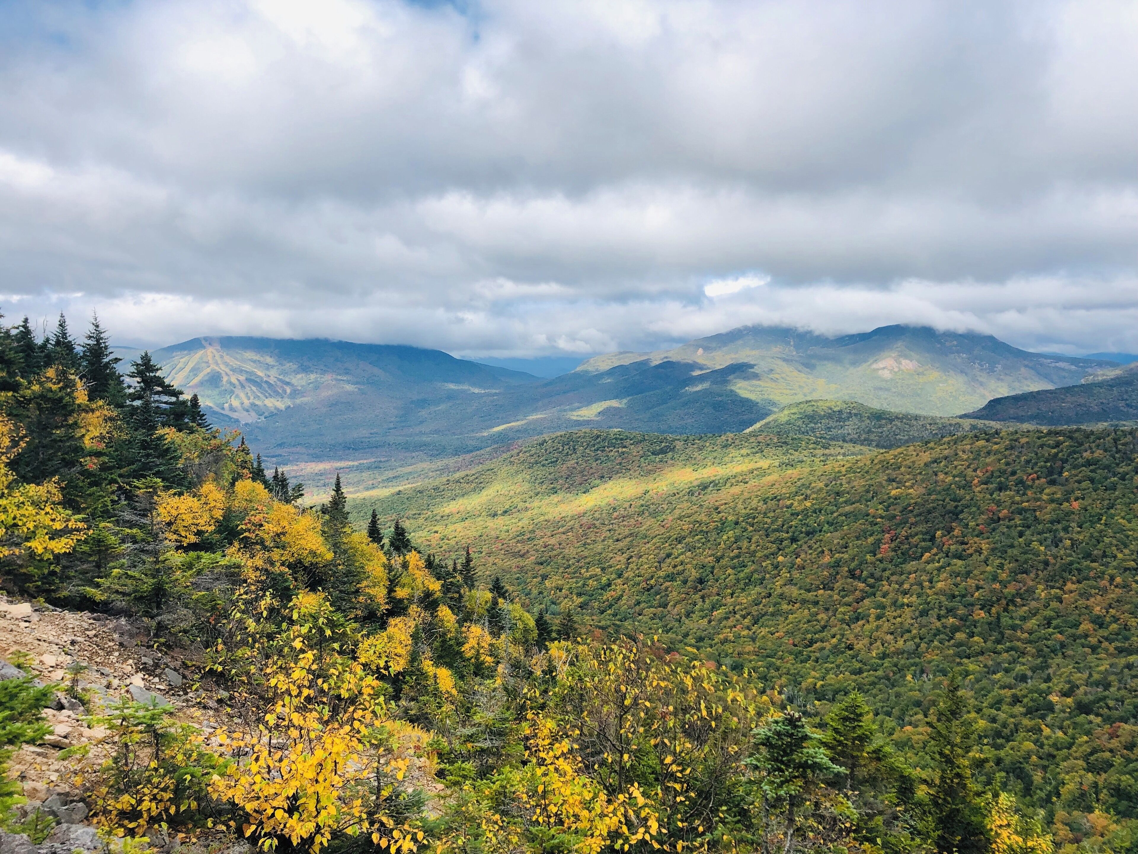 Fall is starting in the White Mountains!