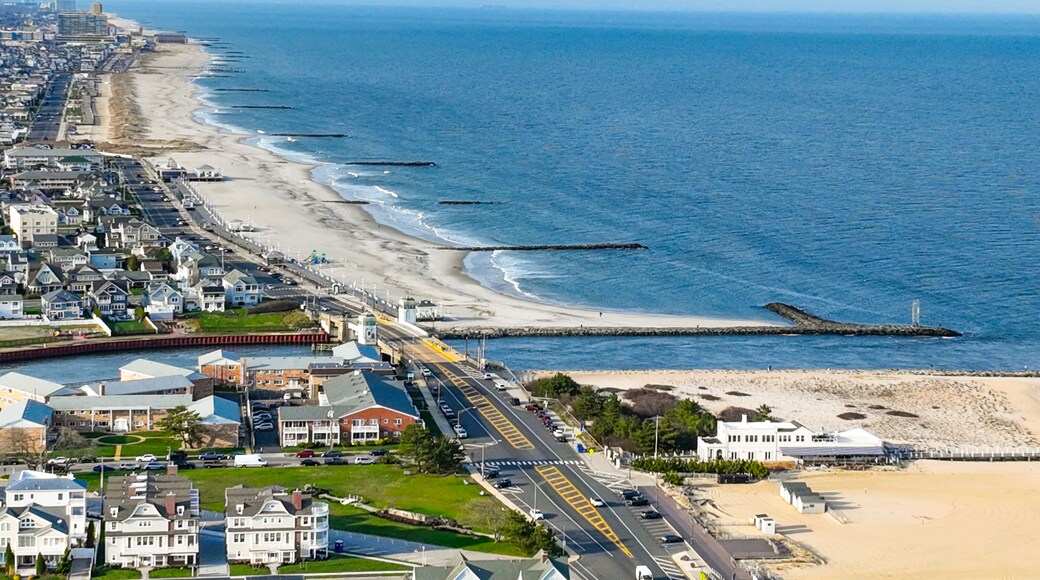 The Belmar draw bridge, connecting Belmar and Avon by the Sea