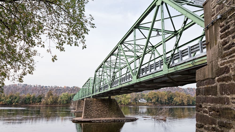 Uhlerstown-Frenchtown Bridge over the Delaware River Connecting