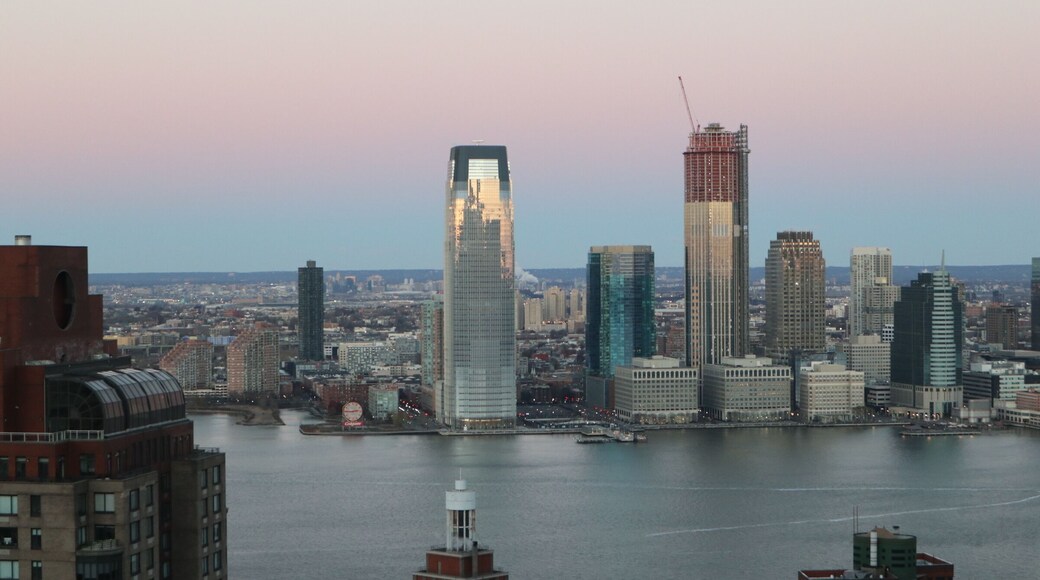 #reflections #LifeAtExpedia
View of the Hudson River and New Jersey from the Financial District. Looking west and you can see the reflection of the sun in the highrise as it rises in the east behind me.