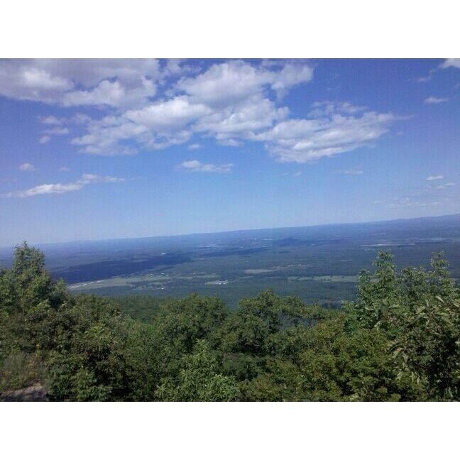Hotel Kaaterskill was a hotel that sat on a cliff but burned down many years ago. Quick and easy hike within North Lake. This is the view from that cliff.