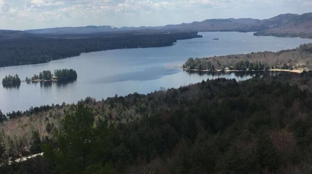 easy hike with a good view. A little steep but nothing too bad!
