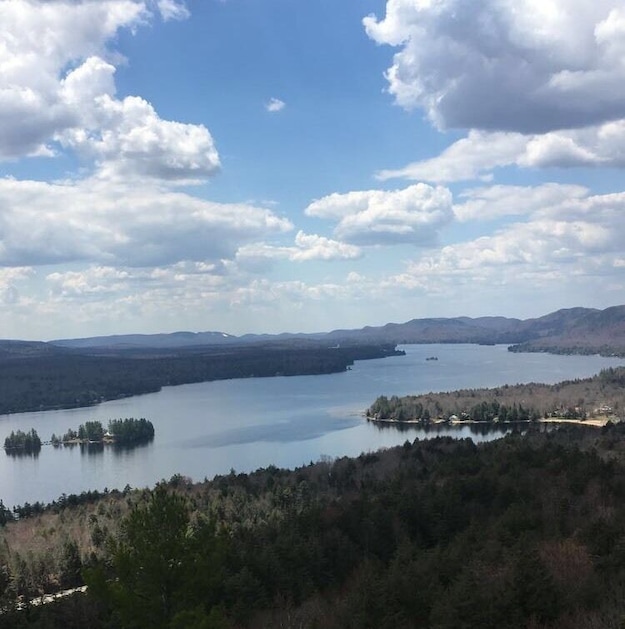 easy hike with a good view. A little steep but nothing too bad!