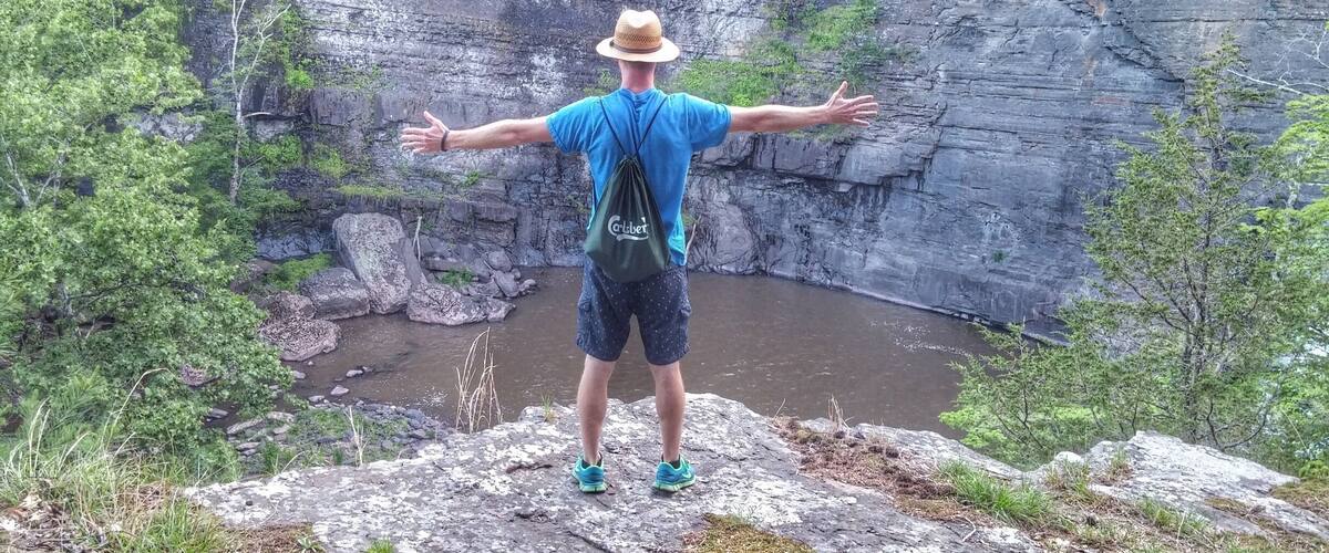 A little bit of #hiking (0.25 miles is all) and a bit more of an adventurous side is all that's needed to look over the unnamed falls and cliffs along Kaaterskill Creek in Palenville, NY.