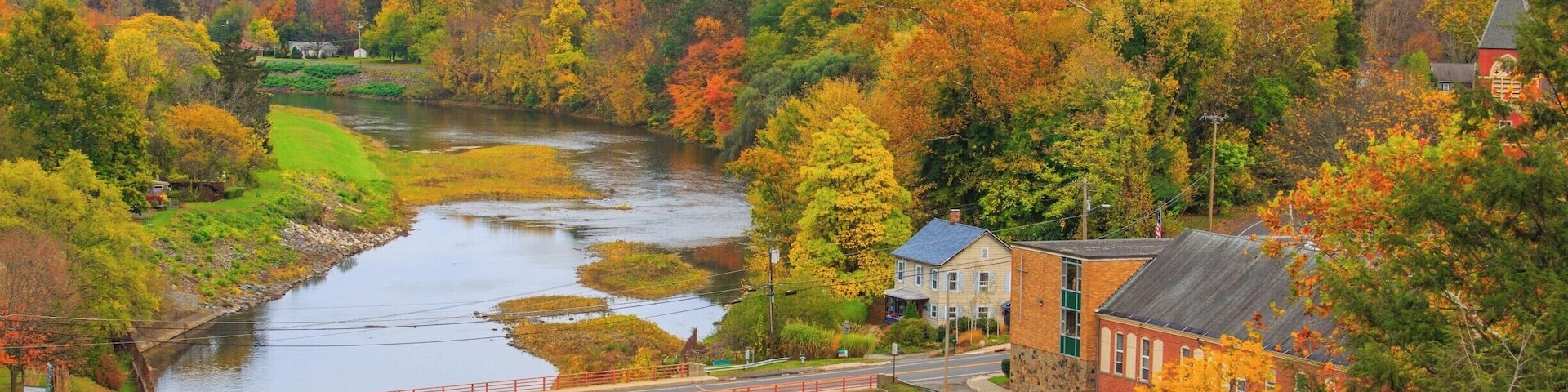 Beautiful 1/2 mile hike through woods to scenic view.