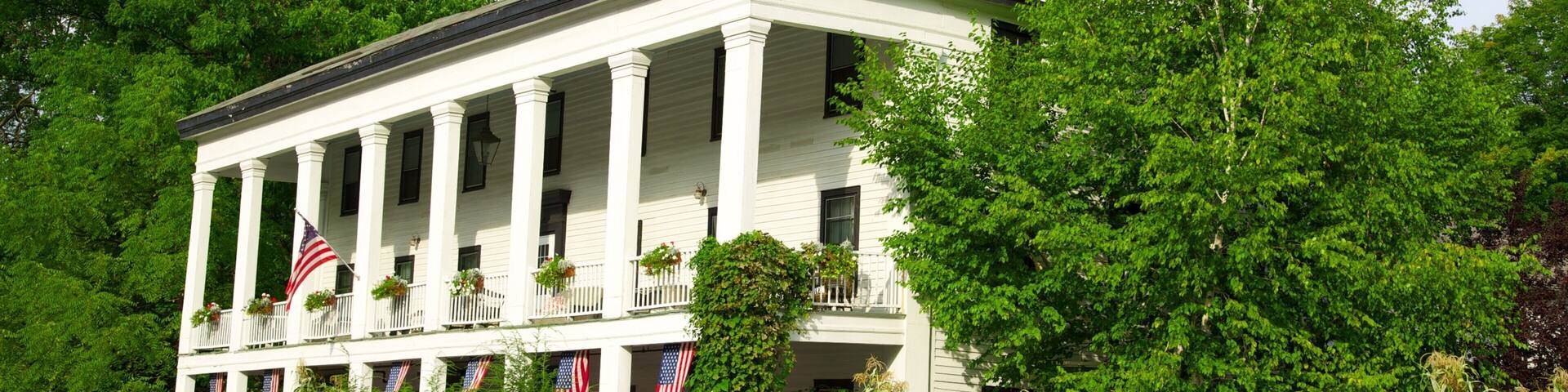 Sharon Springs featuring a house