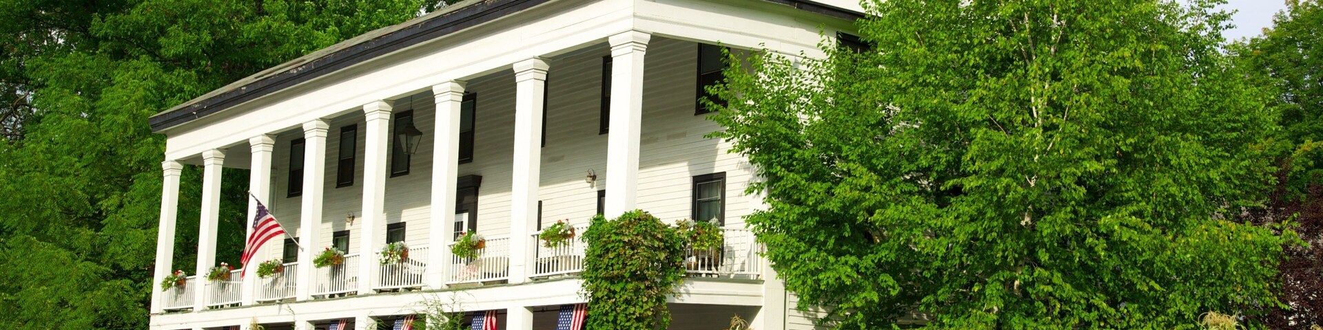 Sharon Springs showing a house