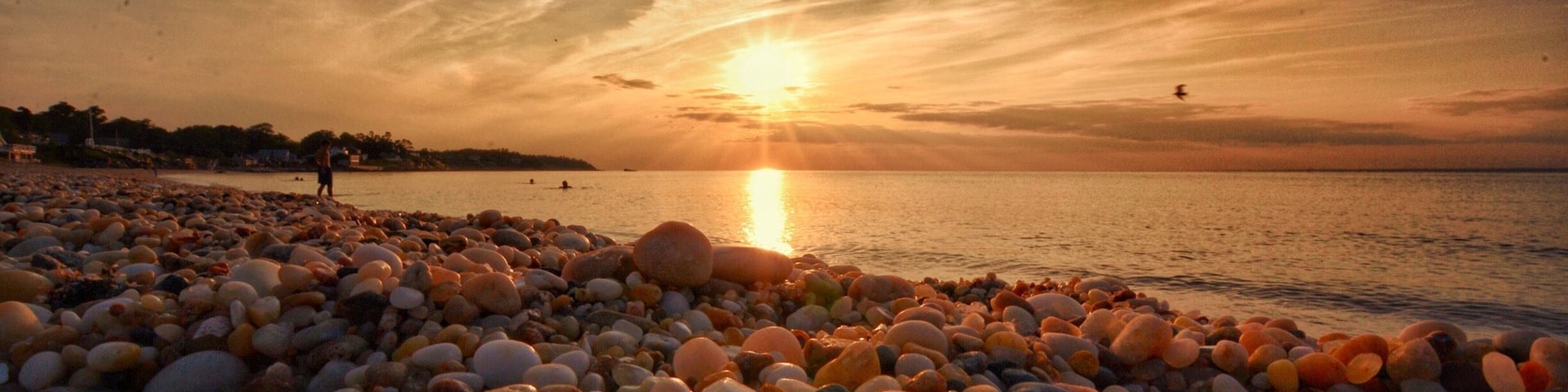 Day trip to North Fork wineries. Stopped at this beach for a break before driving back to the city. #sunset #nature #wanderlust #waterlust #beach #colorful #citylife #NikonD7100 #Manfratto tripod.