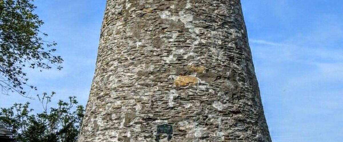 Finished in 1829, this is Barcelona Light, also known as Portland Harbor Light, a 40 ft lighthouse overlooking Barcelona Harbor on Lake Erie in the Town of Westfield, New York.