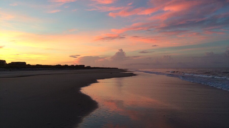 In love with the quite beaches in Bald Head Island! Had my best runs at sunrise đđŒââïž
#EndlessSummer