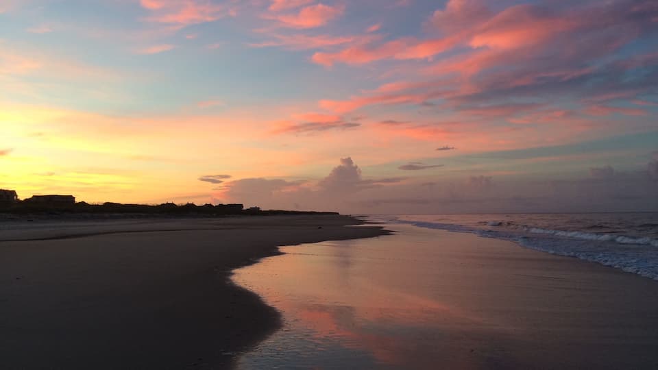 In love with the quite beaches in Bald Head Island! Had my best runs at sunrise 🏃🏼♀️
#EndlessSummer