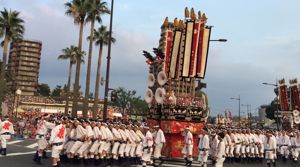 Another summer festival last weekend (July 23) in Kitakyushu city of Tobata. It's a cultural asset of Japan and very popular with the Japanese. There are crowds of people watching it comes evening when men from 4 regions of Tobata will carry 8 floats and then turned them into lanterns come nightfall.
Quite a spectacle to watch and great way to experience the Japanese culture.
#ontheroad