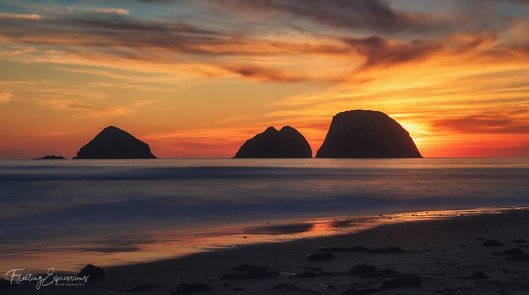 Sunsets on the Pacific Ocean are just breathtaking! I went to the beach to capture one last sunset before we moved on and mother nature brought out one of her best!