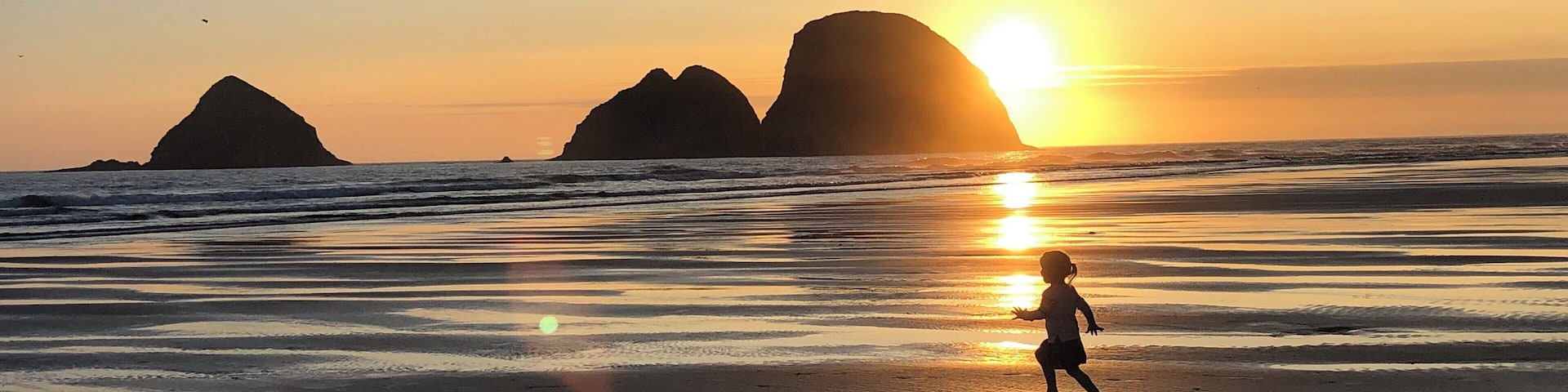 Oceanside, Oregon was the perfect place to visit for a relaxing weekend.
This sweet little girl was running on the beach while I was taking pictures.