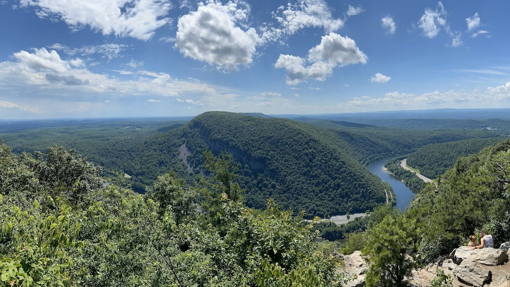 Tranquil Pocono Escapes: Serene Mountain Getaways
