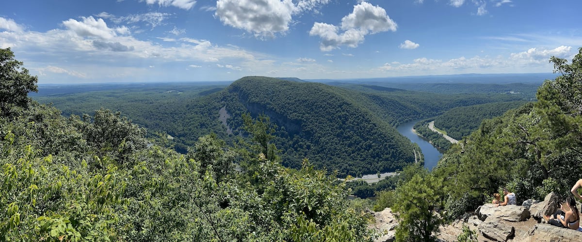Tranquil Pocono Escapes: Serene Mountain Getaways