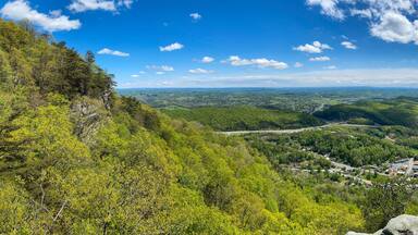Cumberland Gap through Cumberland Mountains, within Appalachian Mountains. Tripoint of Kentucky, Virginia, and Tennessee. Cumberland Gap National Historical Park. Pinnacle Overlook at key passageway.