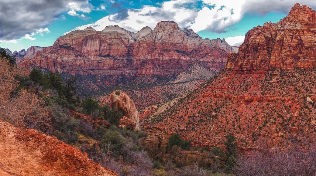 Zion national park is so beautiful. #nationalpark #zion vinramundo.smugmug.com