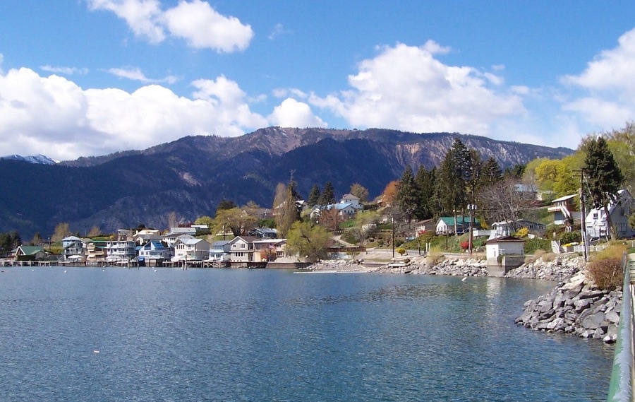 The small lake side village of Manson lies along the north shore of Lake Chelan.
#LikeALocal
