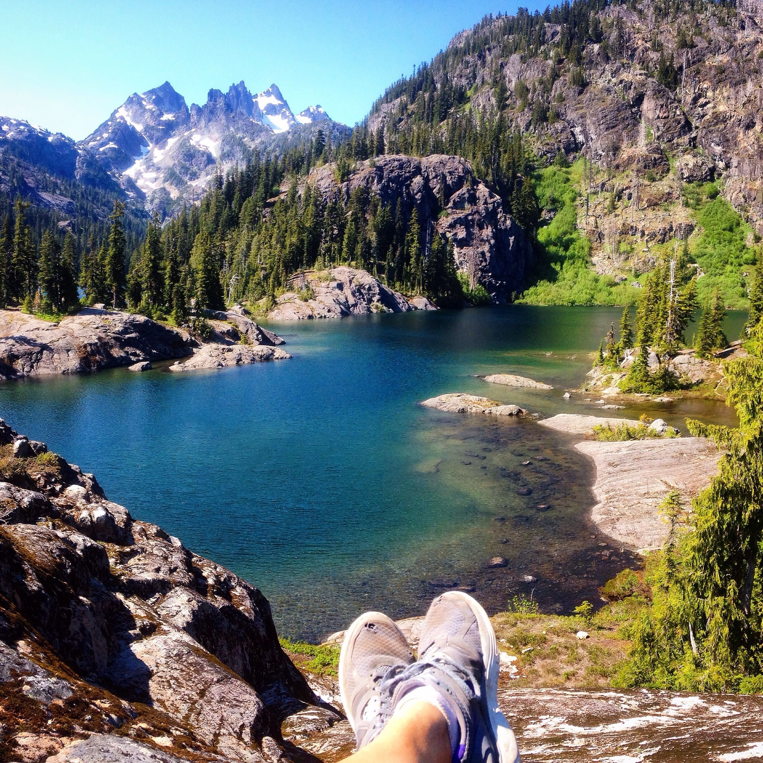Trailhead just outside of cle elum...this was about a 9 mile at 5400 ft hike and worth every second...the lake is glacial runoff and perfect to jump into to cool off😍
