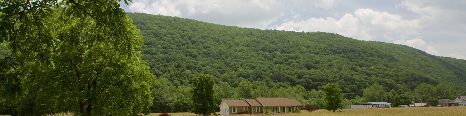 Canaan Valley caracterizando fazenda, uma casa e cenas tranquilas