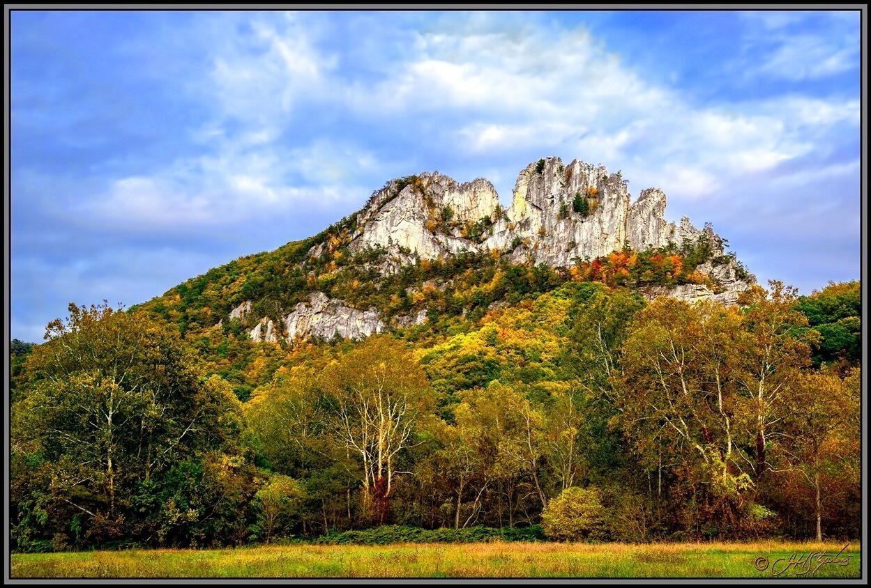 This is a very impressive rock formation that actually runs for miles. This view is easily gotten from the parking lot of the Visitors Center. #hiking, #rockclimbing.
