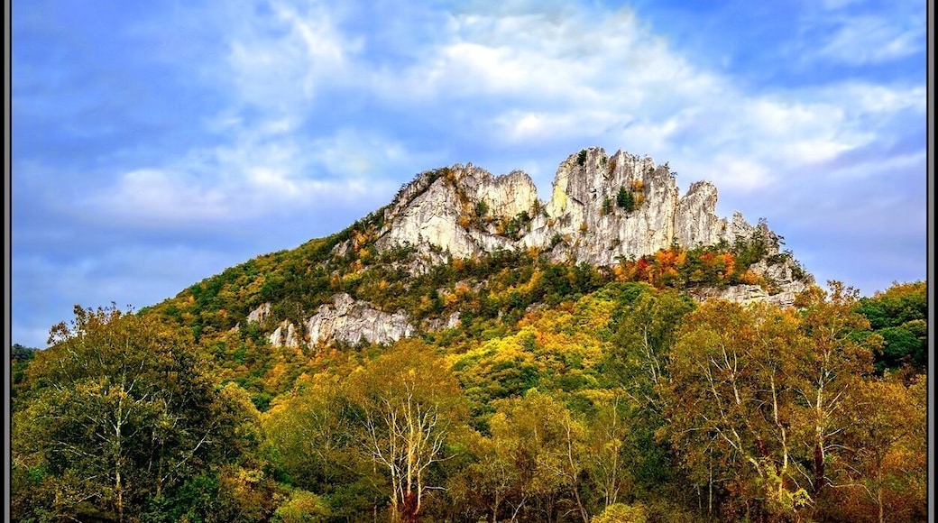 This is a very impressive rock formation that actually runs for miles. This view is easily gotten from the parking lot of the Visitors Center. #hiking, #rockclimbing.