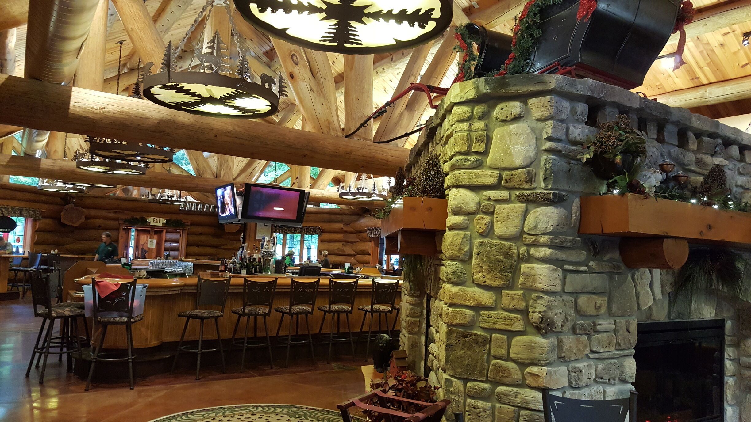 Totally impressed with this restaurant / Bar.  A large selection of choices and prices.  Salad bar was great plus very friendly service.  Ask for George.