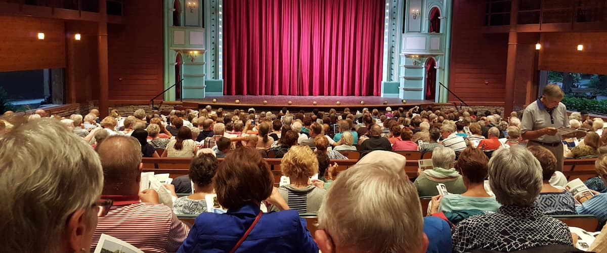 I heard about the #peninsulaplayers many times in my life.  Last night we finally went..  Well worth the time! Everything from the seroundings to the play itself was amazing.  #classact