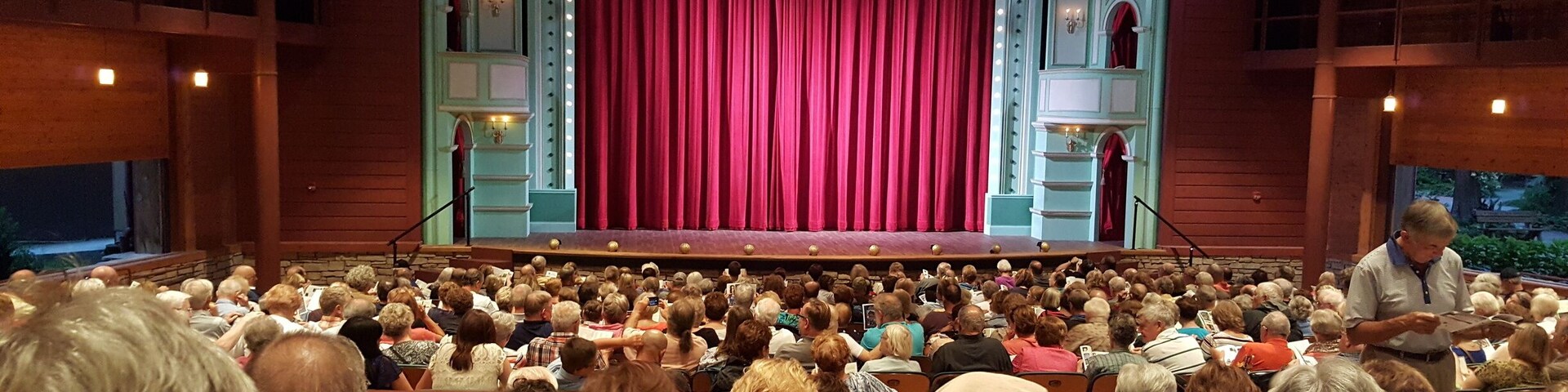 I heard about the #peninsulaplayers many times in my life. Last night we finally went.. Well worth the time! Everything from the seroundings to the play itself was amazing. #classact