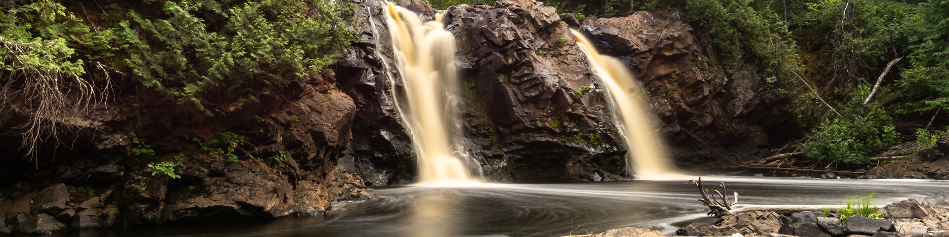 Little Manitou Falls in full flow. Pattison State Park, Superior, Wisconsin, USA.