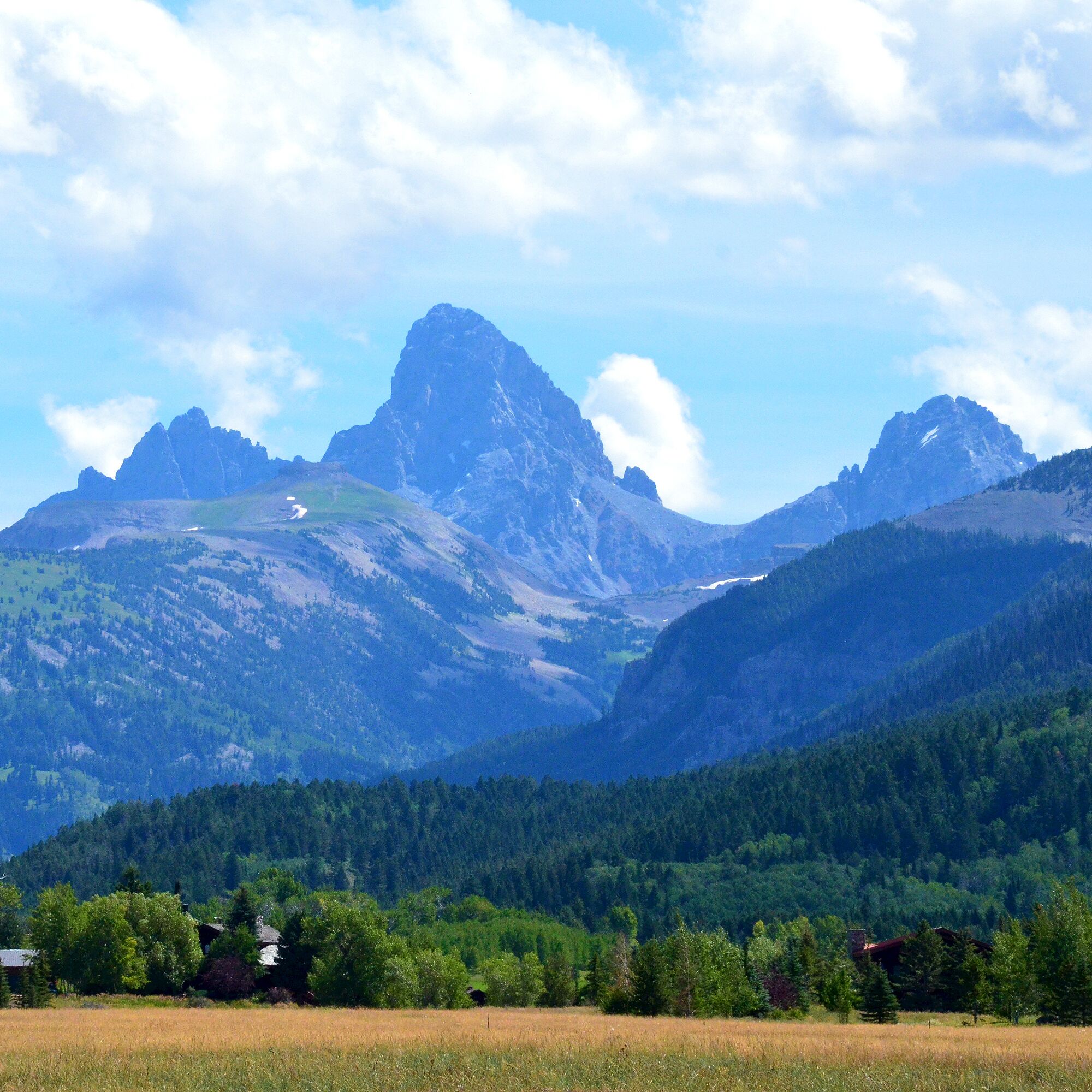We recently enjoyed a stay in Alta, Wyoming in an Airbnb suite with a crushingly beautiful view of the Tetons (pictured). The sparkling clean unit boasted a comfy queen bed, spacious bathroom and stocked kitchenette, wifi, even a cozy living room with TV. We slept soundly amid the quiet hush of country grass, only a few convenient minutes by car from the quaint valley town of Driggs, Idaho where you can dine and wine with the locals——everything from hipster Asian to hearty, regional fare. Anne and Chris were perfect Airbnb Hosts, welcoming, helpful and happy to leave us to our own devices. $125 per night • https://www.airbnb.com/rooms/2127357 • #Airbnb #Alta #Wyoming #Tetons #lodging