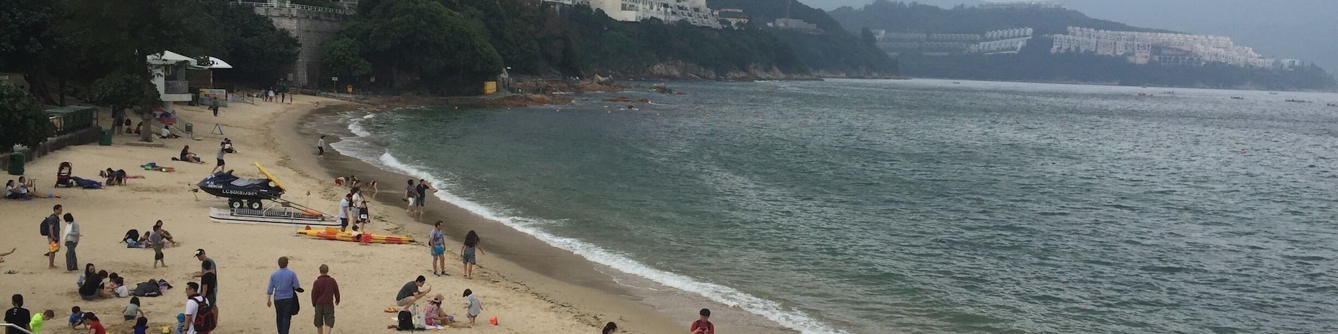 Stanley Main Beach and St. Stephen's beach are sandy beaches and they have designated areas for BBQs. Like many beaches in Hongkong they have netted perimeters to protect swimmers from sharks