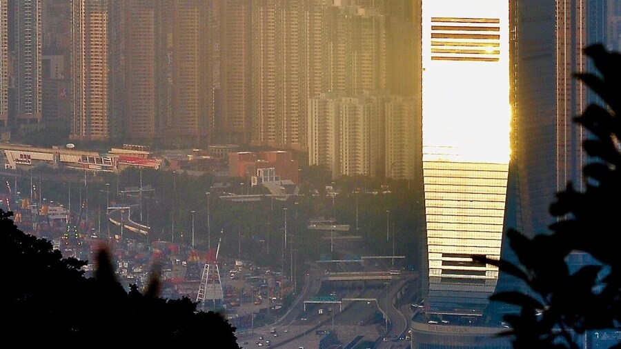 #Golden sunshine reflects on the 118-storey International Commerce Centre