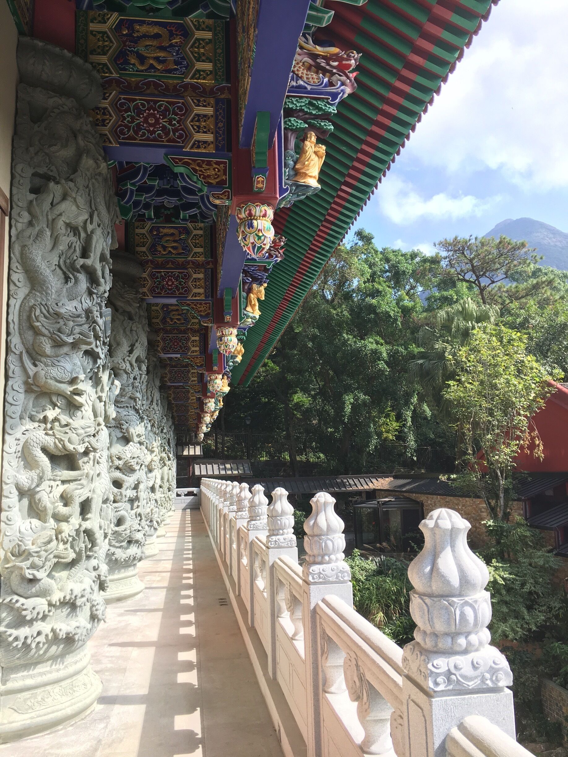 Lovely day place to observe a place of worship as well as admire traditional Chinese architecture