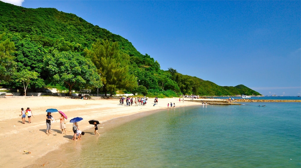Sharp Island-Hong Kong UNESCO Global Geopark 香港世界地質公園-橋嘴洲
The Beach of Sharp Island is located in the Inner Port Shelter, to the southeast of the Sai Kung Town, from where it can easily be reached by small boat. The island is underlain by older volcanic-related sedimentary rocks. There is a tombolo reaching to a small island nearby at low tide.
#Asia #BeachTips #HongKong #pier #beach #Summer #blue #SaiKung #sea #BVSblue