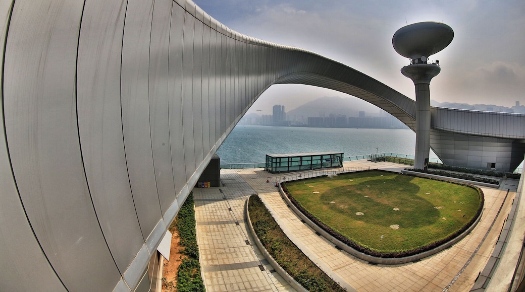 Built on the runway of the former Kai Tak Airport, the Kai Tak Cruise Terminal is an iconic structure centrally located in Hong Kong’s. The terminal is just opened in 2014 and its shops and restaurants open 365 days, and include travel retail, a wedding registry, and a 960-seat dim sum restaurant, Hong Kong cafe, Continental cuisine, Western cafe, and a wine and champagne bar.On the roof of the Terminal, there is a Park which occupies an area of 23,000 square metres with passive amenities including a central lawn, a viewing platform, water garden, fountain plaza, etc. It is a new place with modern facilities which worth to visit when travelling Hong Kong via Cruise or other means. #architecture